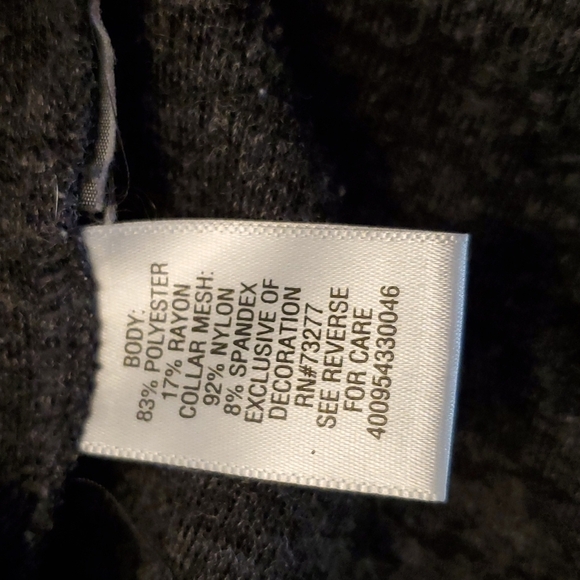 Vera Wang . Crowl neck sweater - Picture 10 of 10